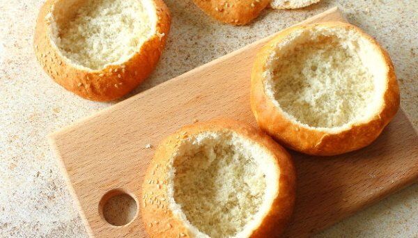 Креветочный салат в булочках: праздники на каждый день