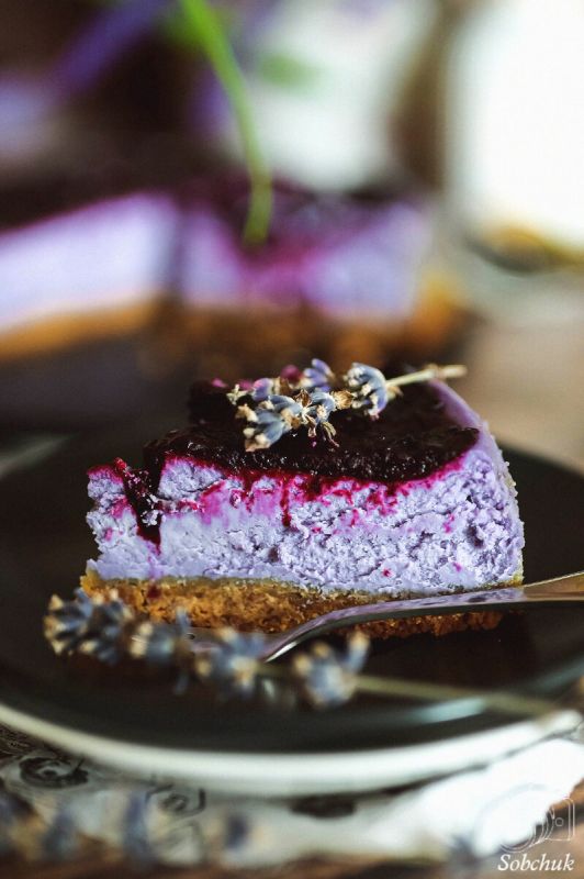 Лавандовый чизкейк с черной смородиной: волшебное сочетание вкусов