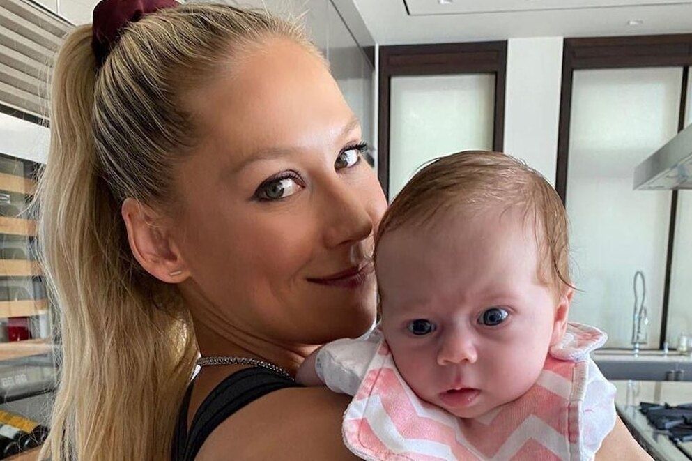 Наждающий взгляд на семейное тепло: редкий кадр с четырьмя детьми Анны Курниковой и Энрике Иглесиаса