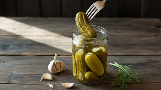 Почему огурцы теряют хруст: главные ошибки при мариновании и как этого избежать
