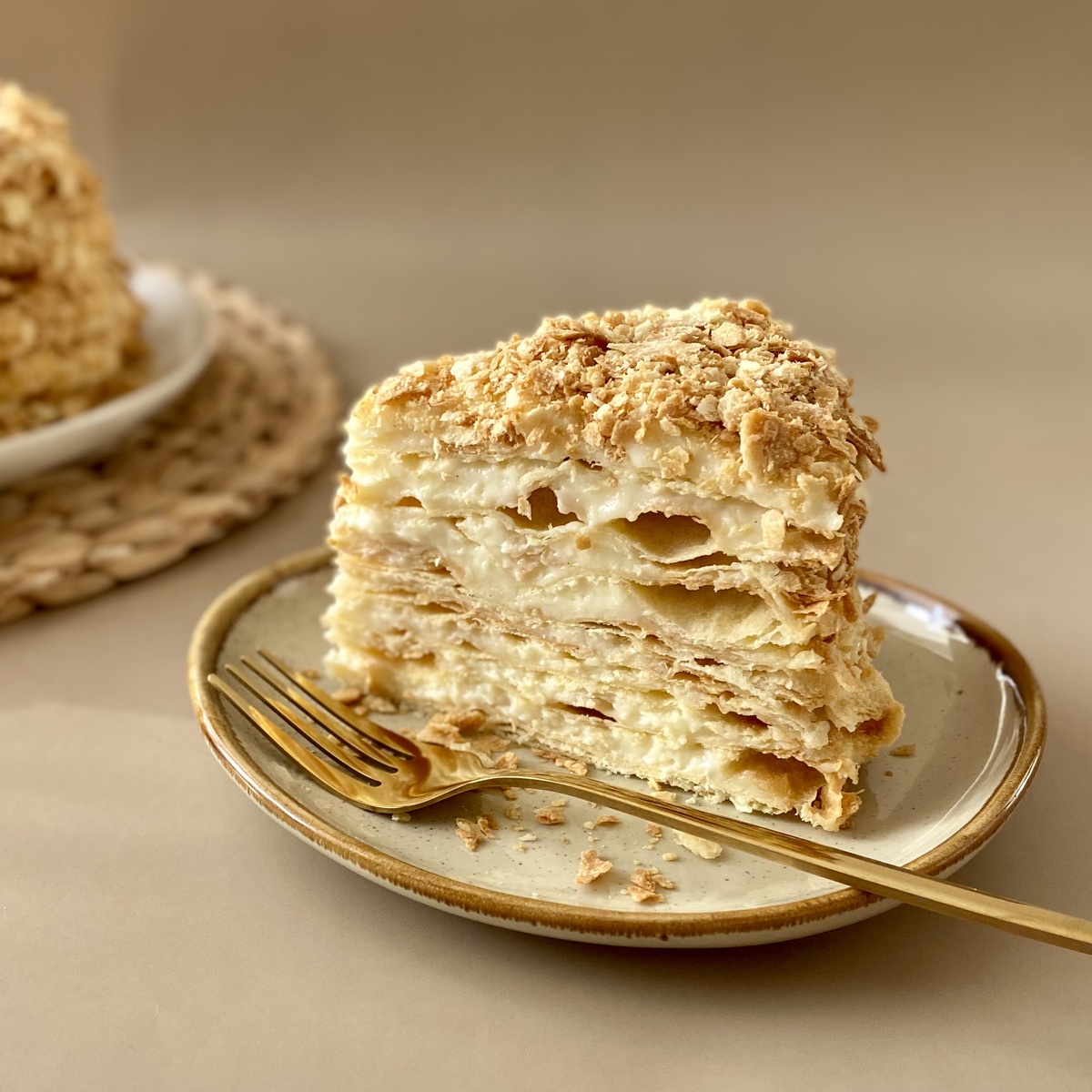 Торт «Наполеон»: Ностальгия в каждом слое