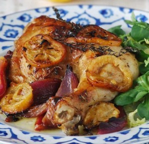 Вкусно и быстро: запеченные куриные окорочка с лимоном