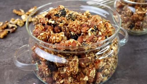 Быстрый и полезный завтрак: Вкусная гранола за 3 минуты