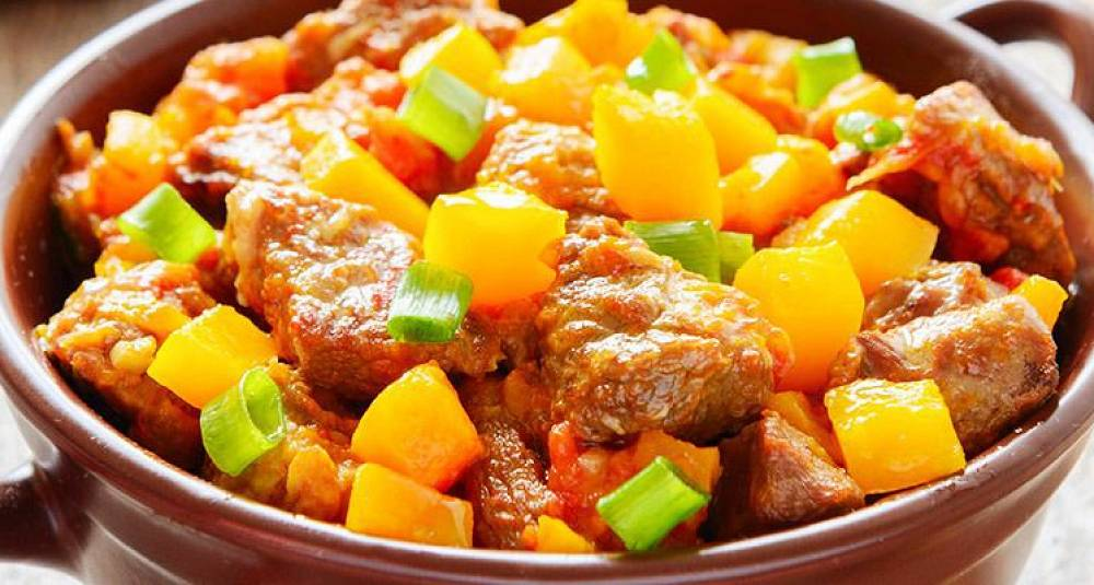 Запеченная свинина с тыквой: как удивить семью домашним вкусом