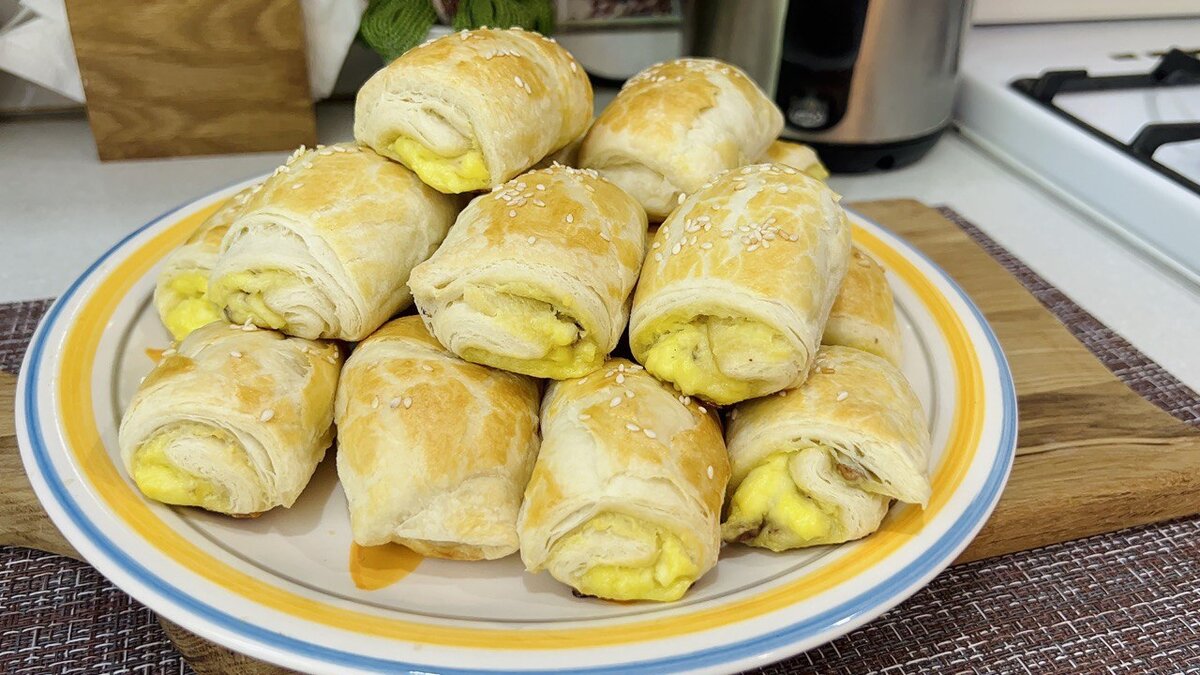 Нежные слойки с творожной начинкой: быстро и вкусно