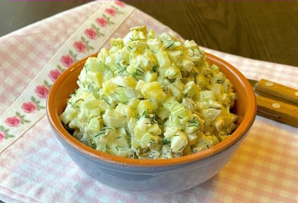 Насыщенный вегетарианский салат, который удивит вас