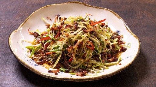 Витаминный салат с редькой: просто и вкусно