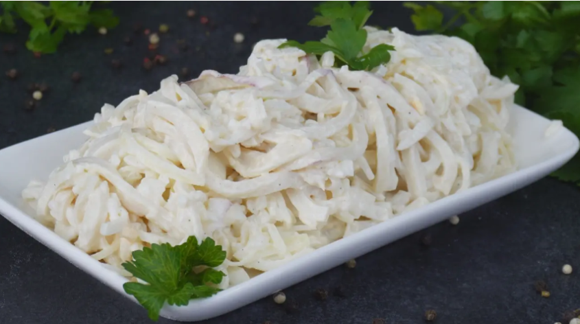 Как приготовить салат «Белый», который станет хитом на любом празднике