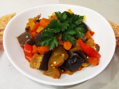 Восторг вкуса: Тушеные овощи с баклажанами, которые покорят ваше сердце