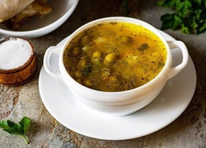 Нежный суп с рисом и оливками: идеальное решение для обеда