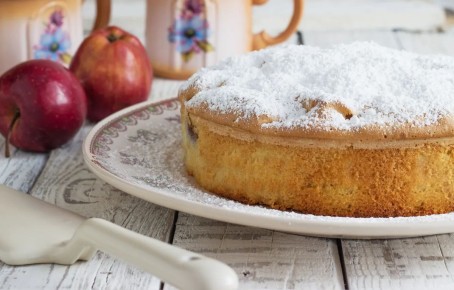 Простой яблочный пирог: идеальный десерт за 15 минут