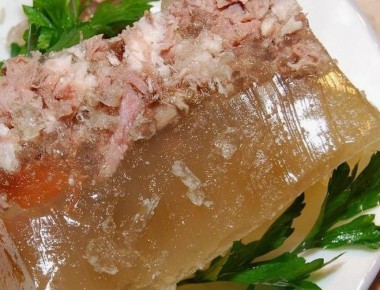 Идеи для бюджетного холодца на праздник