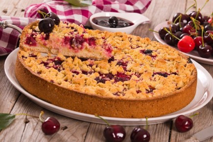 Незабываемый пирог с вишней: простой и вкусный рецепт