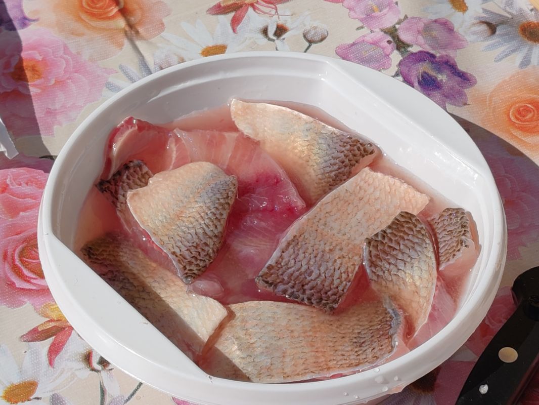 Пятиминутка от ямальских рыбаков: как быстро и вкусно приготовить сырую рыбу