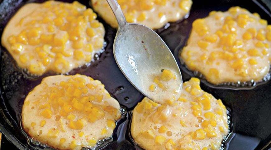 Кукурузные оладьи: простота и вкус в каждом кусочке