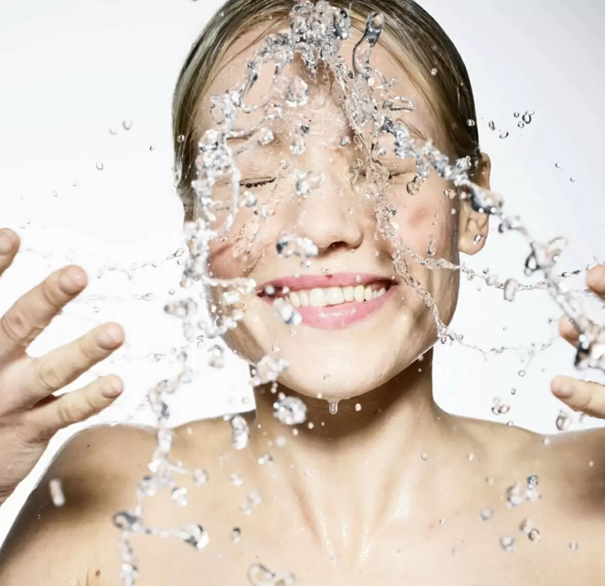 Термальная вода: незаменимый помощник в летнем уходе за кожей