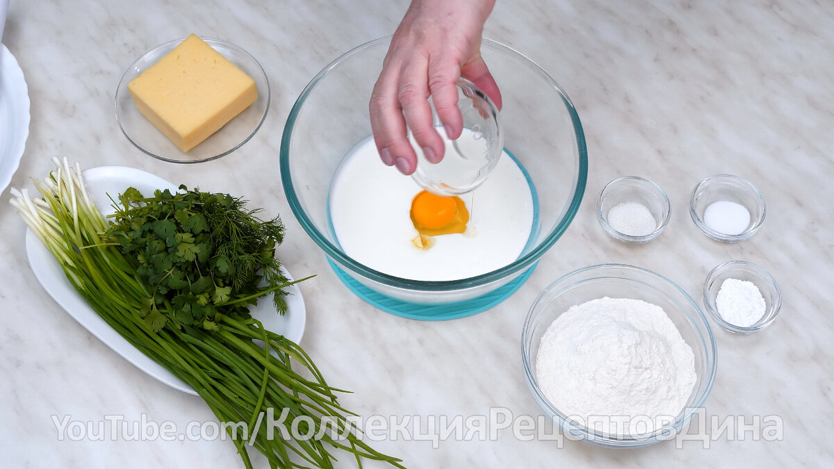 Лепешки на кефире с сыром и зеленью: быстрая и вкусная закуска на каждый день