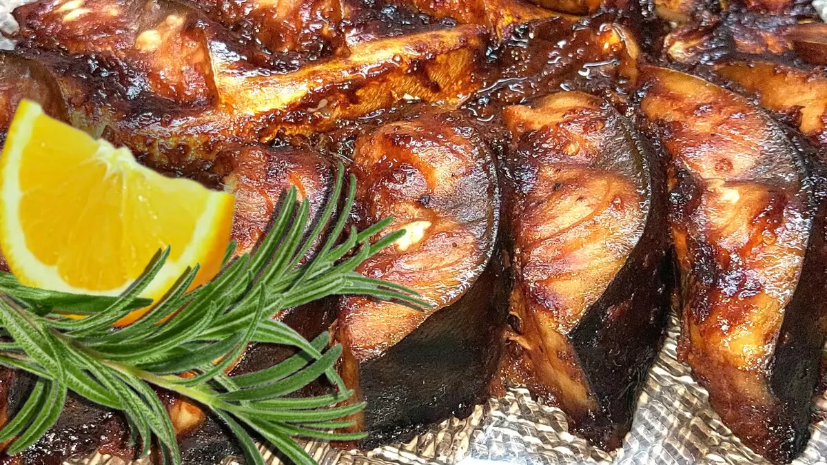 Скумбрия, которую невозможно не полюбить: простой рецепт для праздничного стола