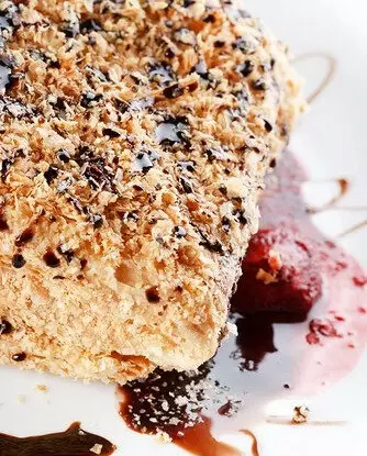 Как приготовить нежный торт «Наполеон» с кофейным кремом