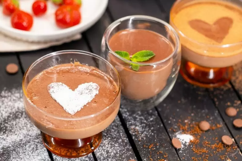 Нежный шоколадный пудинг: простой домашний десерт, который покорит сердца