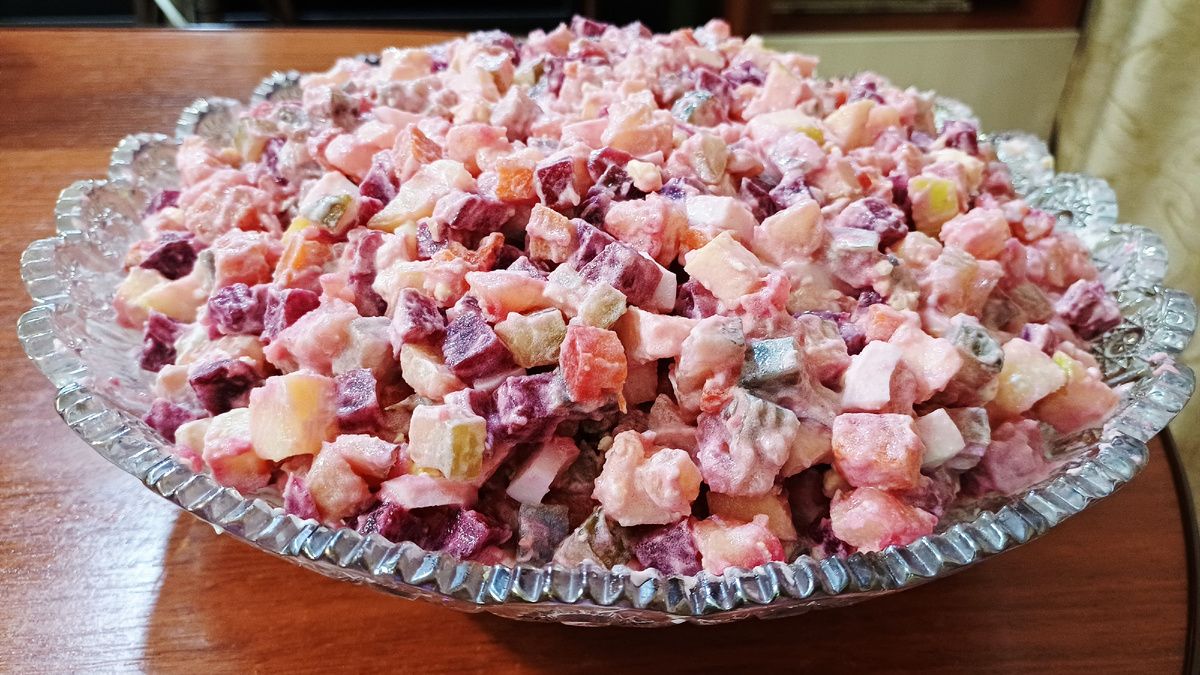 Салат "Расолье": неожиданный вкус для любителей кулинарных экспериментов