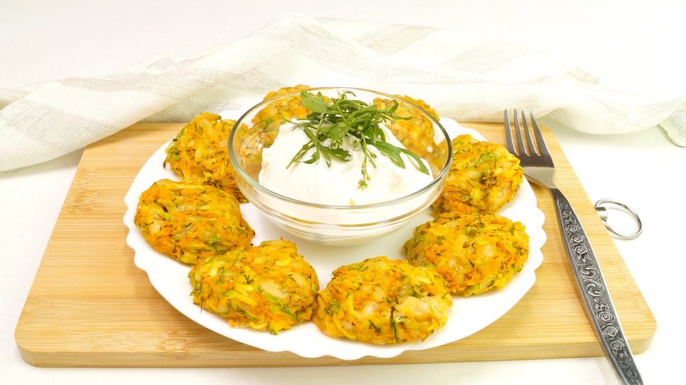 Как приготовить оладьи из кабачков и моркови: простой и вкусный рецепт